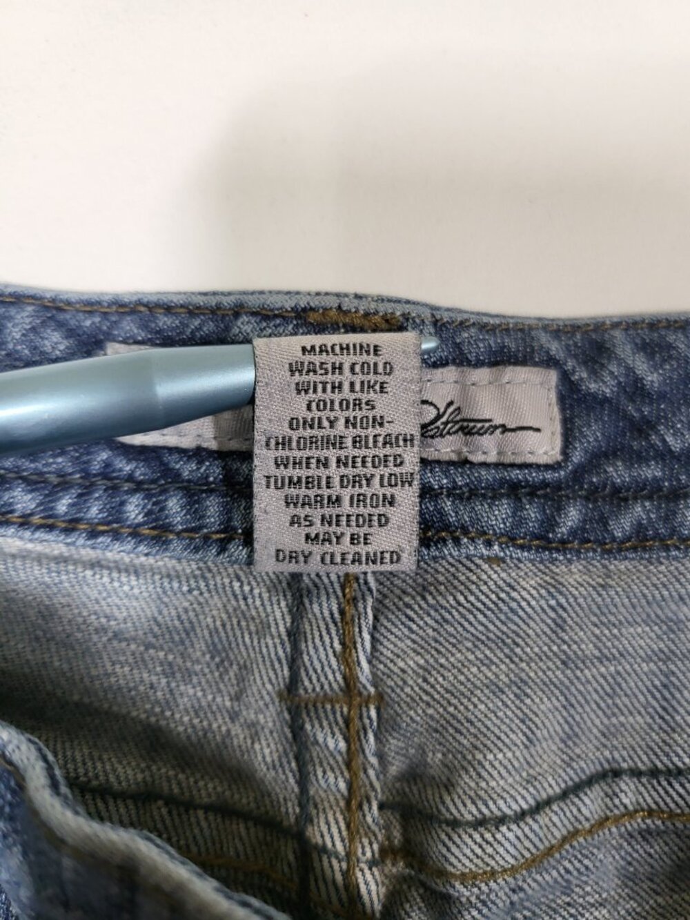 hico's Platinum Facet SH Jean Size 0 Short Blue Bootcut Stretch Denim - Picture 7 of 14